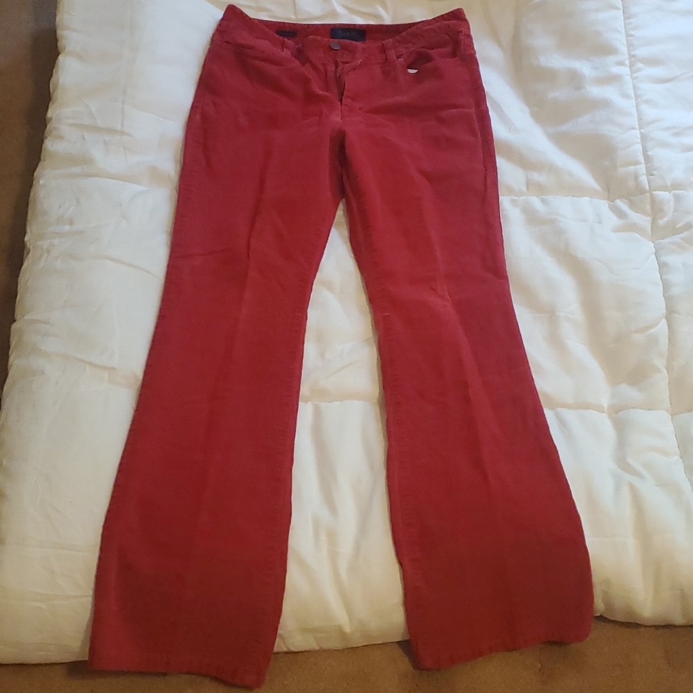 Red corduroy pants, curvy